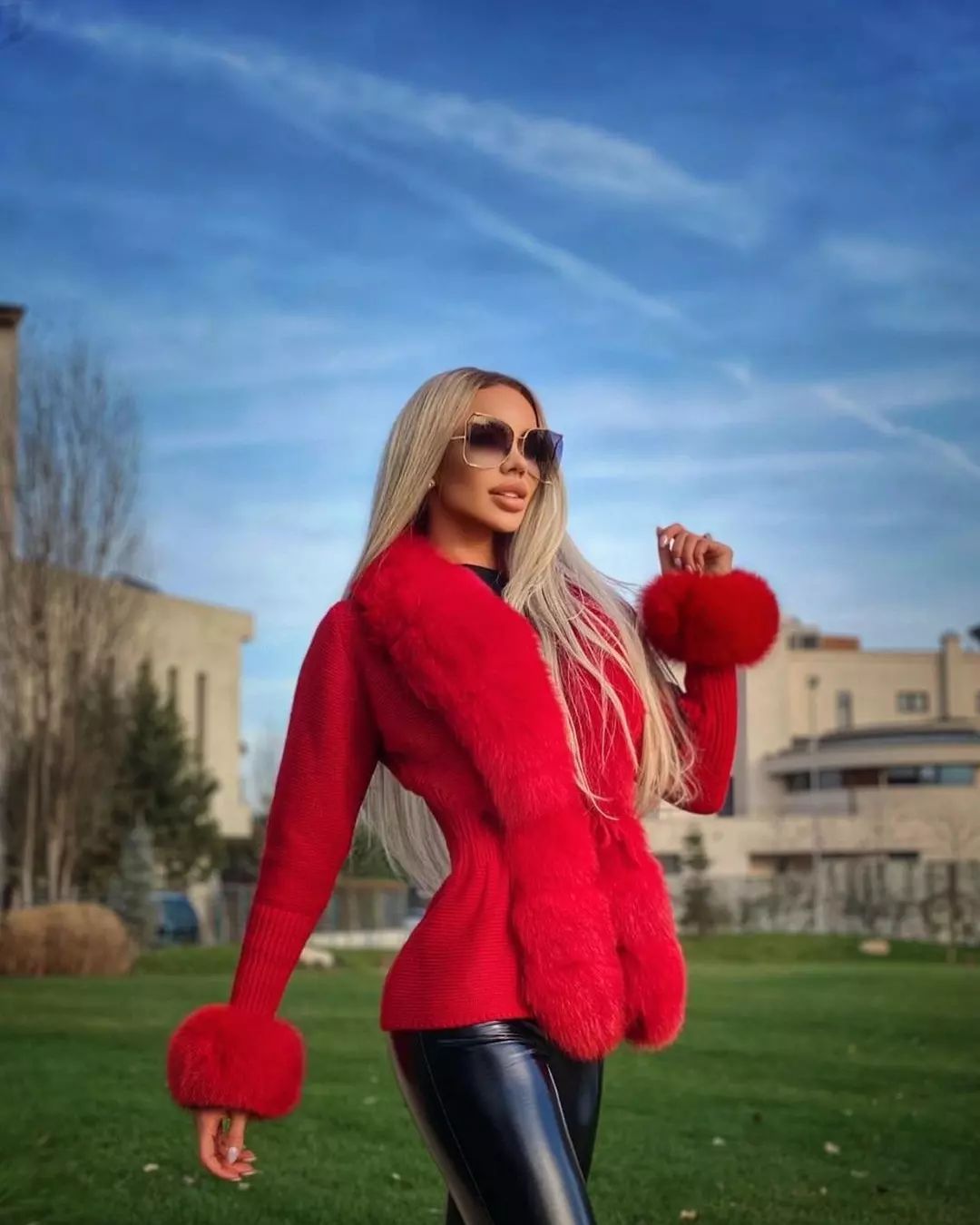 Fox Fur Cashmere/Knit Short Cardigan in red