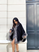 PONCHO IN CASHMERE IN PELLICCIA DI VOLPE ARGENTO NERO