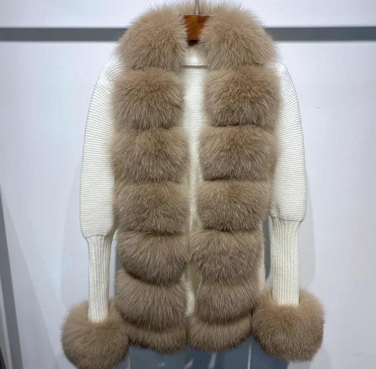 Fox Fur Cashmere/Knit Short Cardigan in white and camel