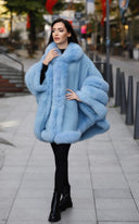 PONCHO IN CASHMERE IN PELLICCIA DI VOLPE AZZURRO