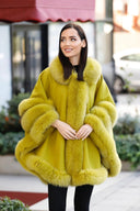PONCHO IN CASHMERE IN PELLICCIA DI VOLPE SENAPE