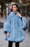 PONCHO IN CASHMERE IN PELLICCIA DI VOLPE AZZURRO